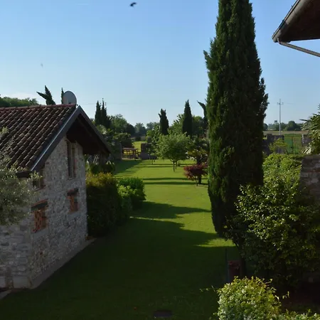Nette In San Bernardo Mit Grossem Garten Apartamento Údine