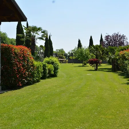 Nette In San Bernardo Mit Grossem Garten Udine